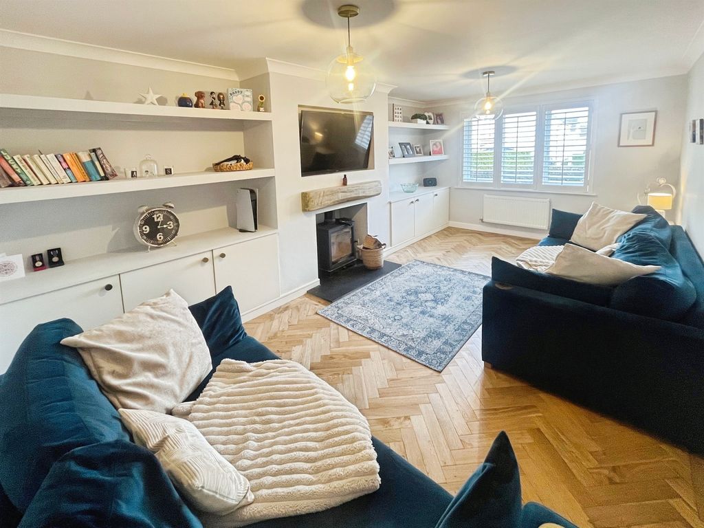 Property photo 3 of 20