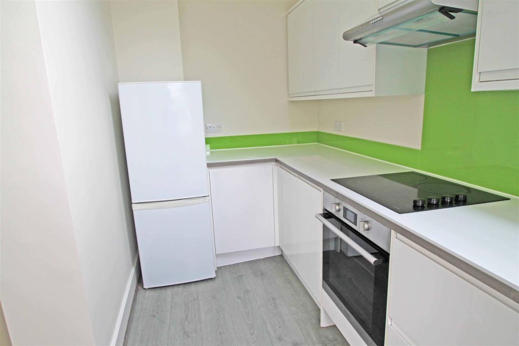 Property photo 2 of 18 Kitchen