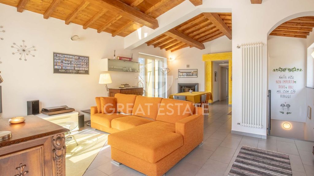 Property photo 2 of 38 Interiors