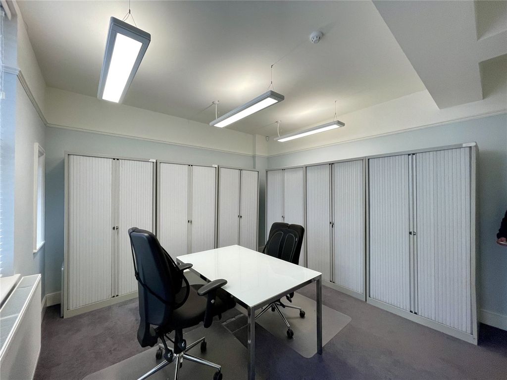 Property photo 3 of 5 Picture No. 06