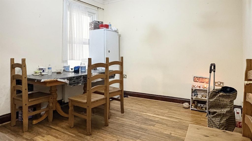 Property photo 1 of 12 Property To Rent In Eastham - Barrain London