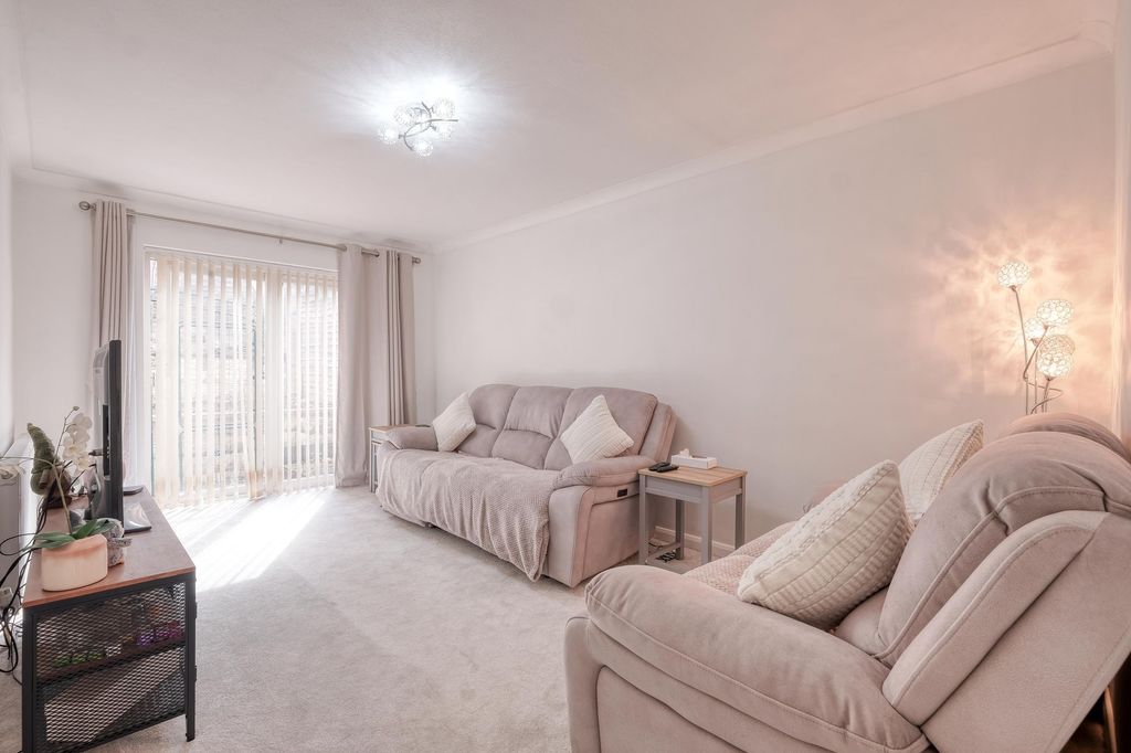Property photo 2 of 19
