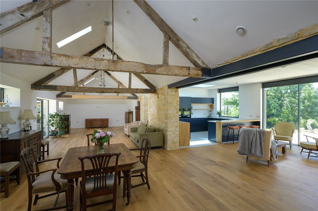 Property photo 2 of 15 Reception