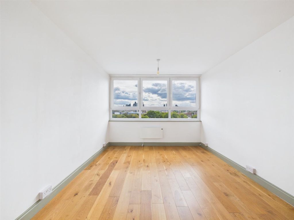 Property photo 3 of 8 Cam04237G0-Pr0342-Still002.Jpg