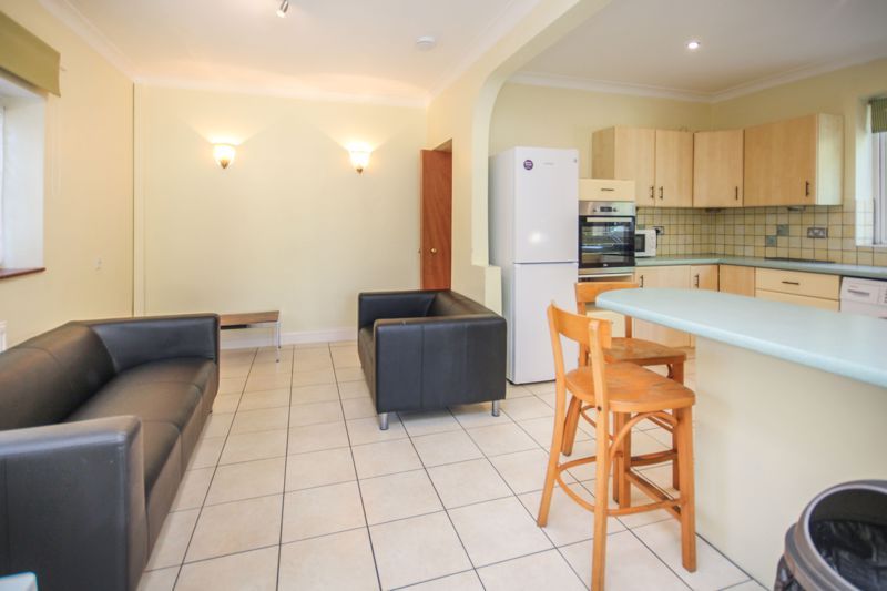 Property photo 3 of 10 Photo 10