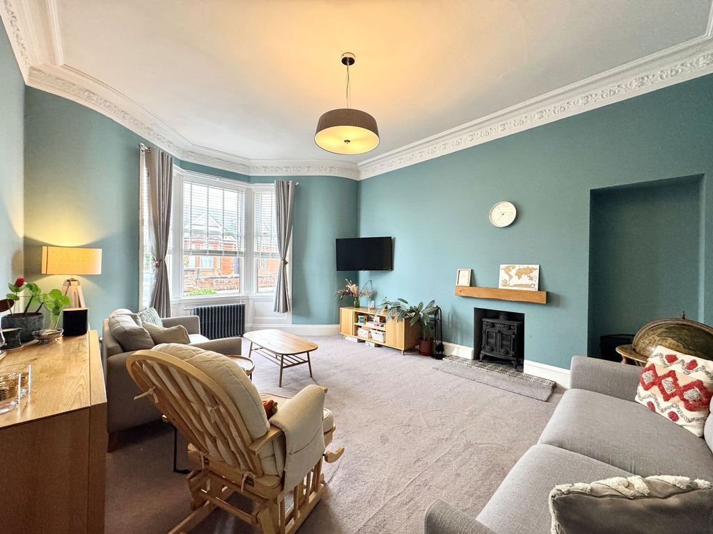 Property photo 2 of 32