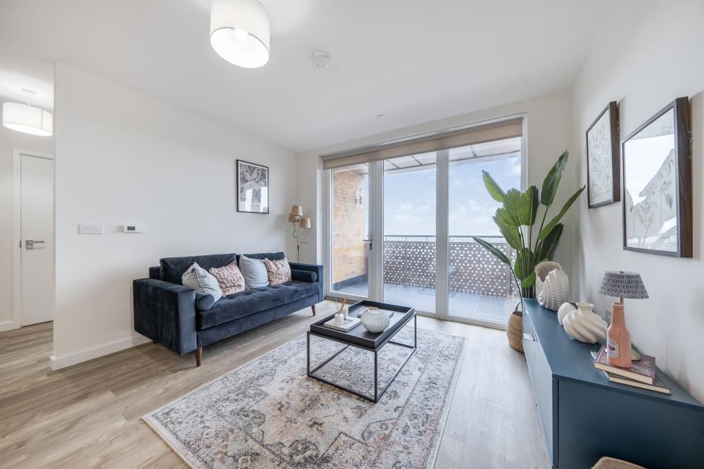 Property photo 3 of 20 Living Area