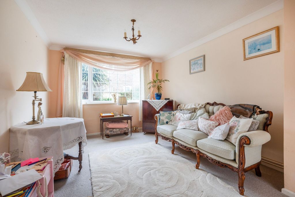 Property photo 2 of 19