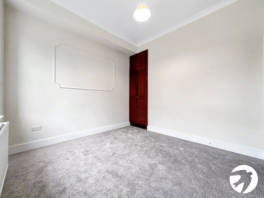 Property photo 3 of 9 Bedroom