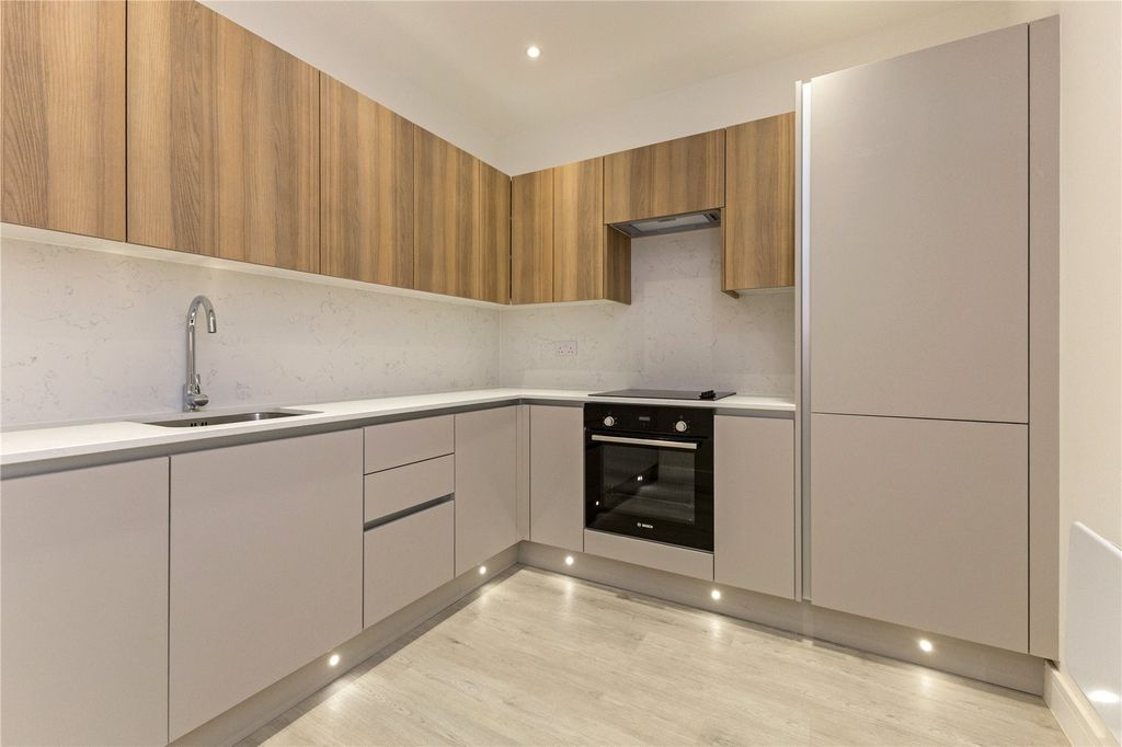 Property photo 2 of 6 Kitchen