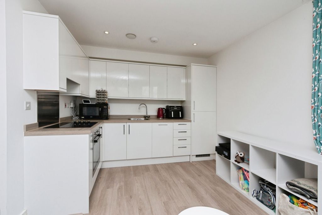 Property photo 3 of 17 Photo