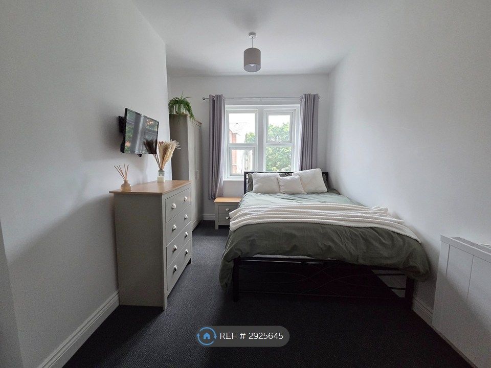 Property photo 2 of 14 Room 3 - Double Room - £625Pcm
