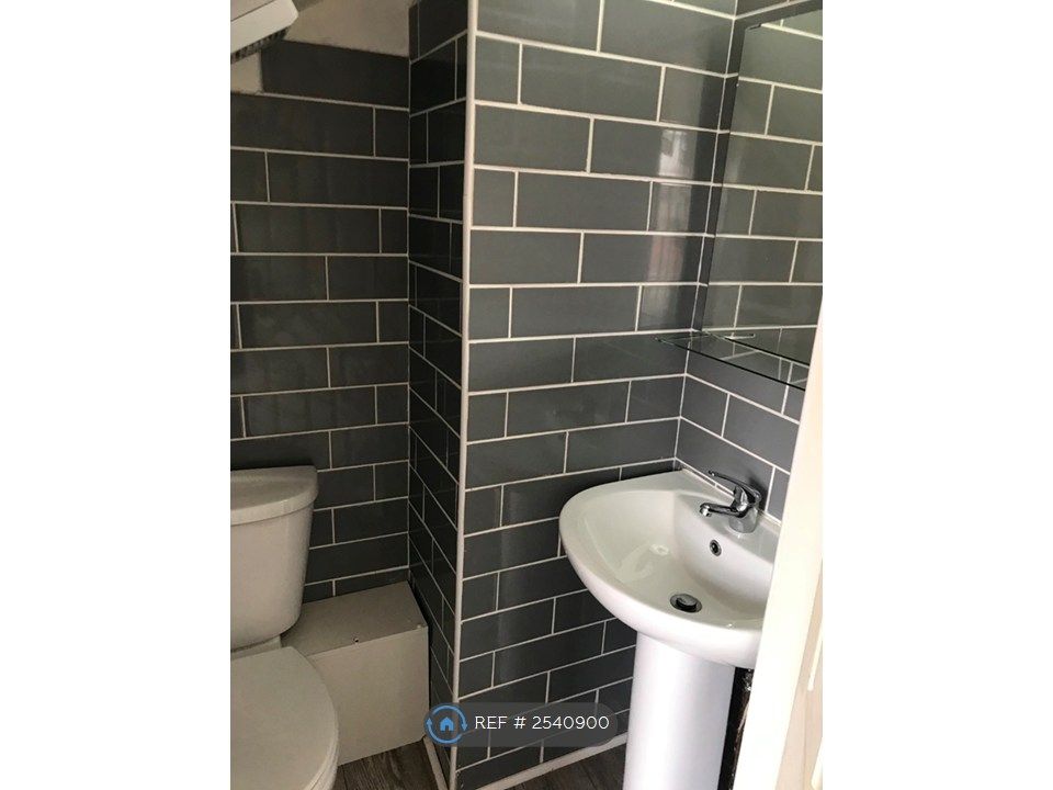 Property photo 3 of 4 Bathroom