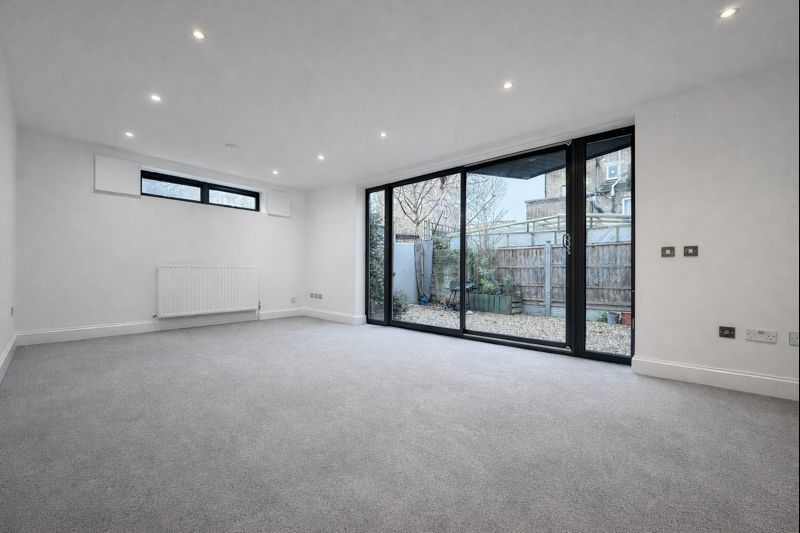 Property photo 3 of 6 Gallery