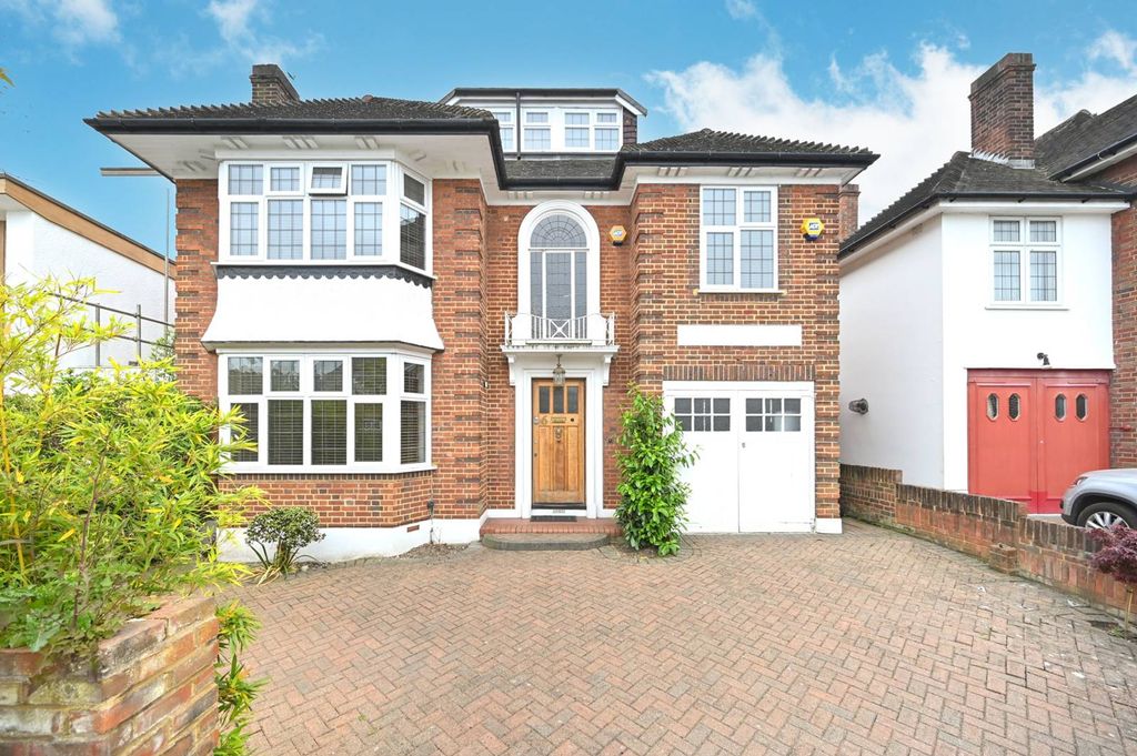 Property photo 2 of 17