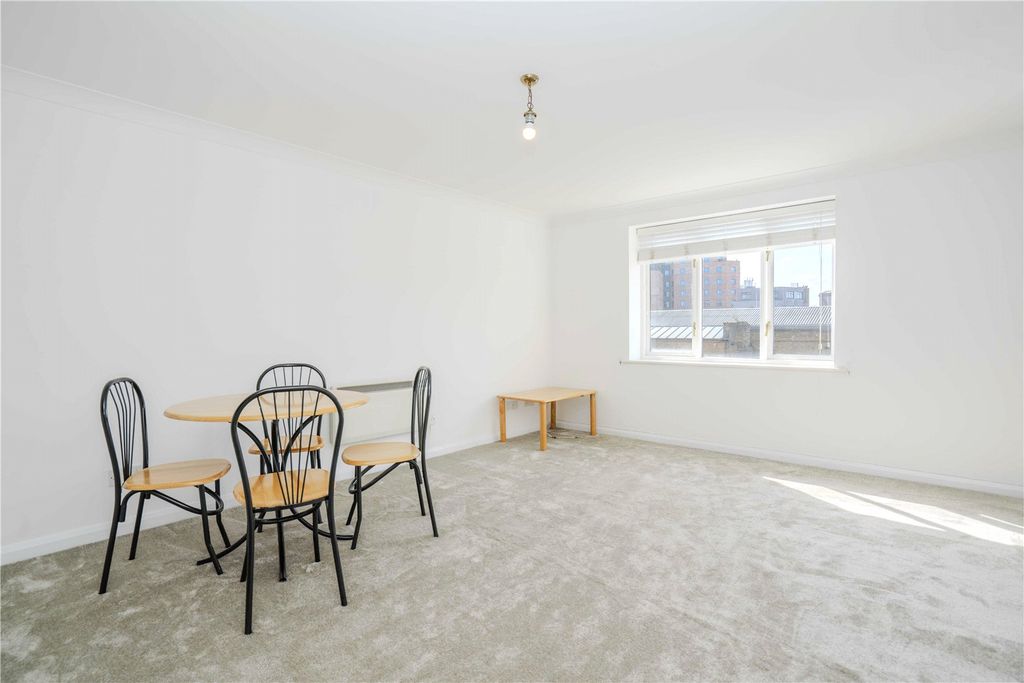 Property photo 3 of 11 Picture No. 01