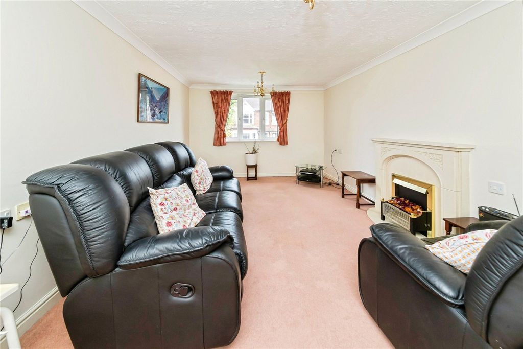 Property photo 2 of 15 Picture No. 16