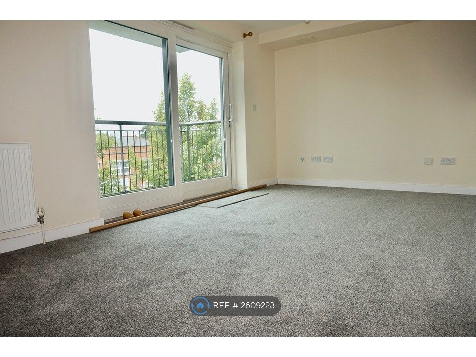 Property photo 2 of 6 Lounge