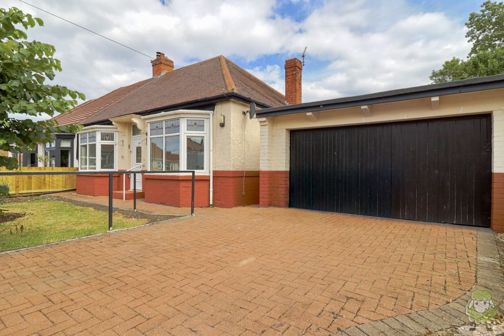 Property photo 2 of 14