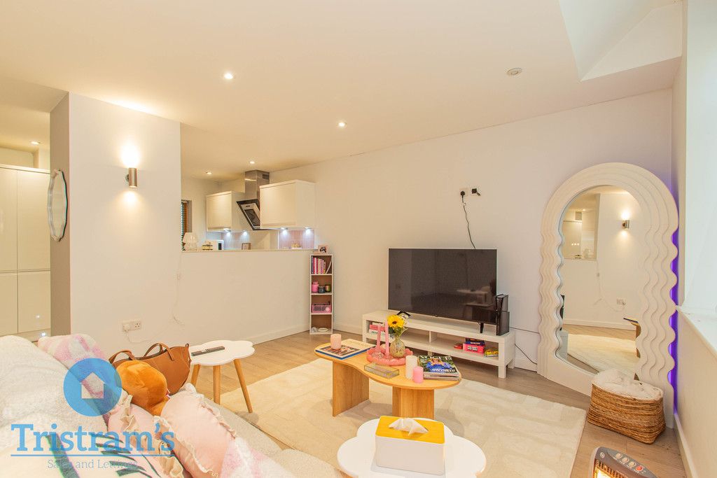 Property photo 3 of 18 Img_11567_3_Large