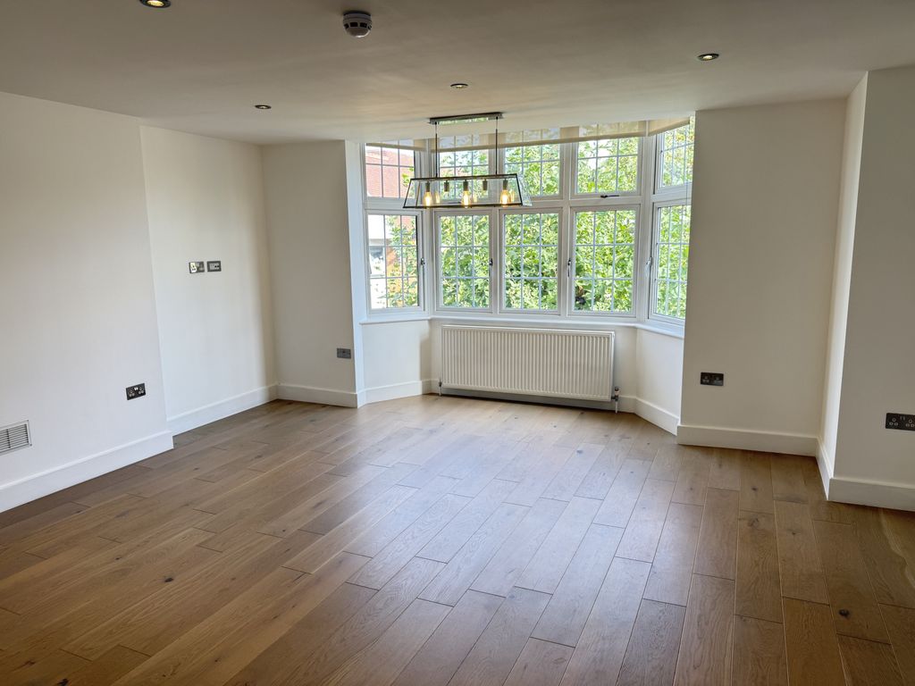 Property photo 3 of 16 Img 7954