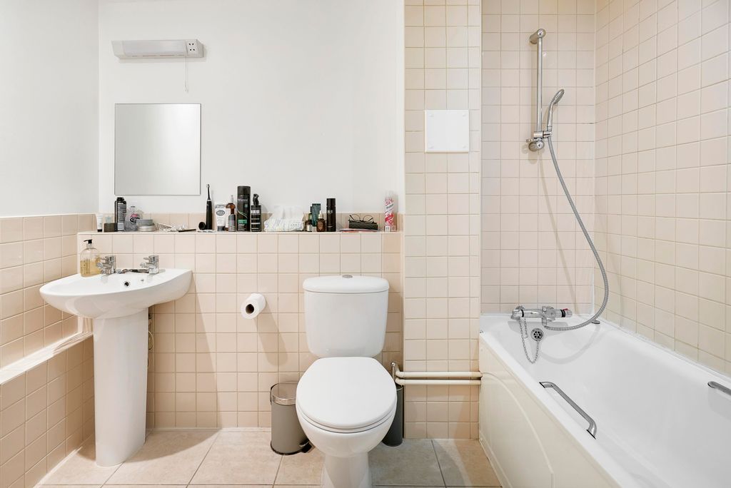 Property photo 2 of 6