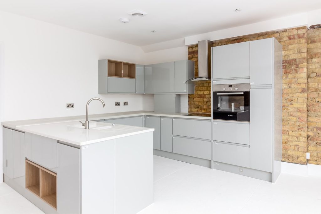 Property photo 3 of 15 Kitchen