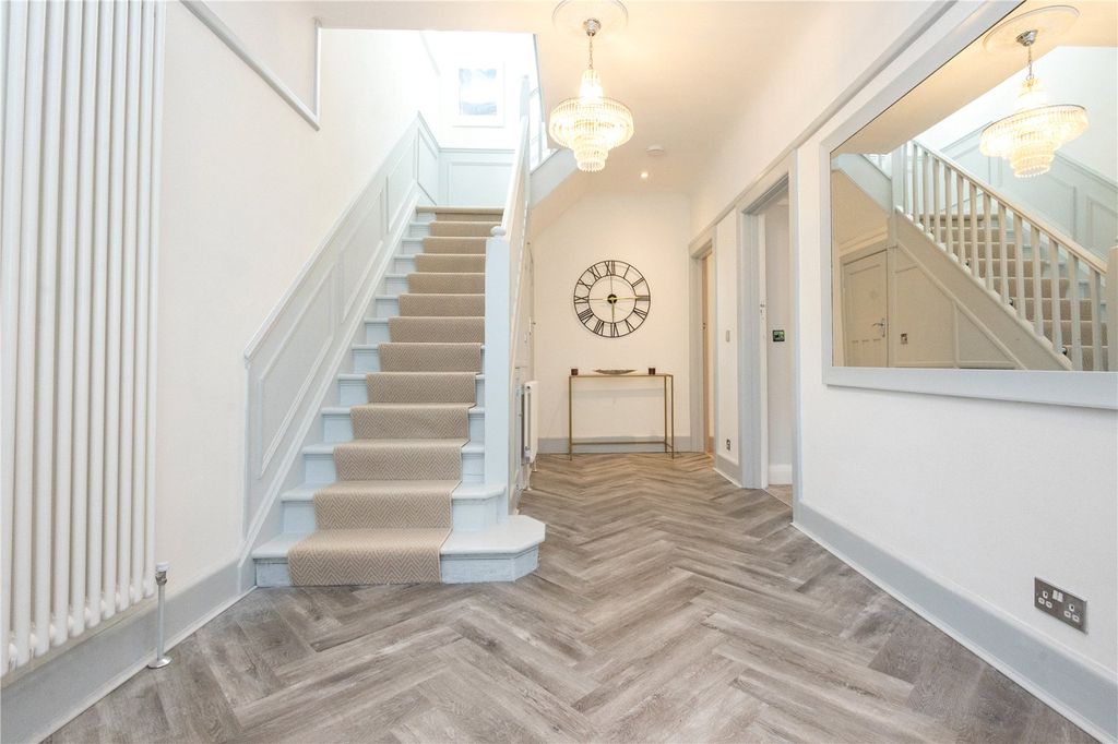 Property photo 2 of 38 Picture No. 05