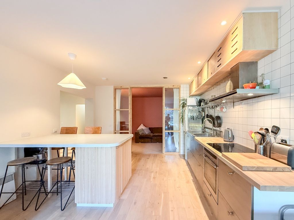 Property photo 3 of 19 Breakfasting Kitchen