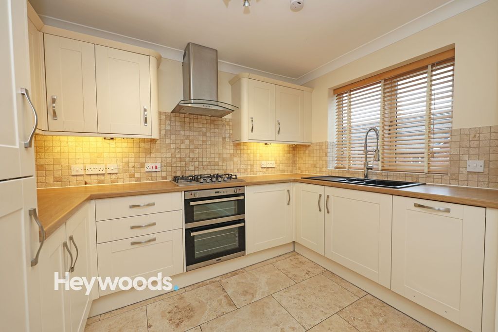 Property photo 3 of 35