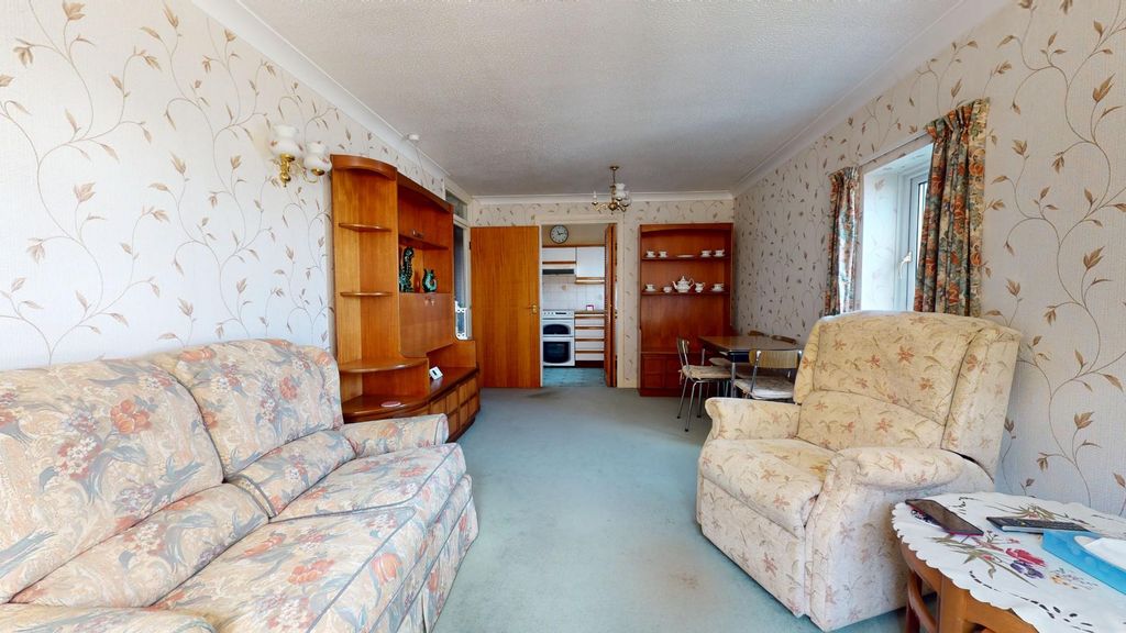 Property photo 3 of 8