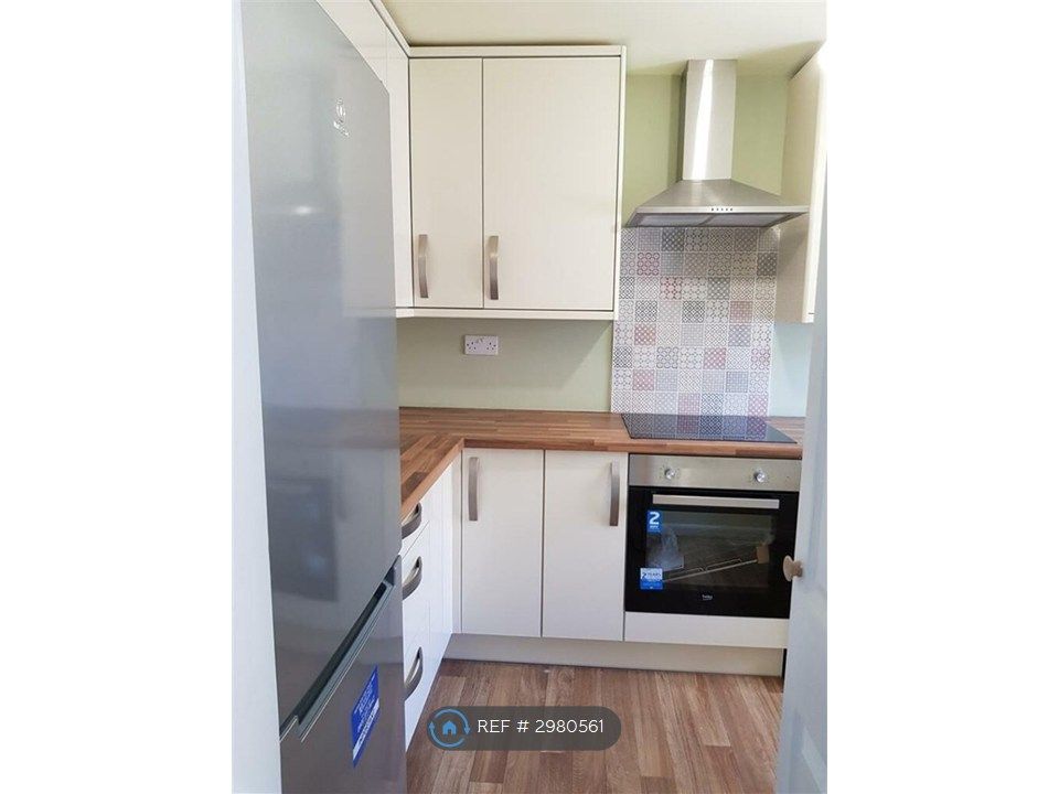 Property photo 3 of 17 Kichen 1
