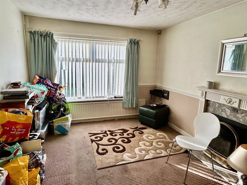 Property photo 2 of 14 Lounge