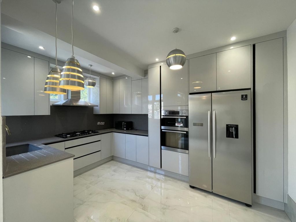 Property photo 1 of 18 6d0Fef7F-81d2-4Fe2-8A6c-c5F201Ea5Ece