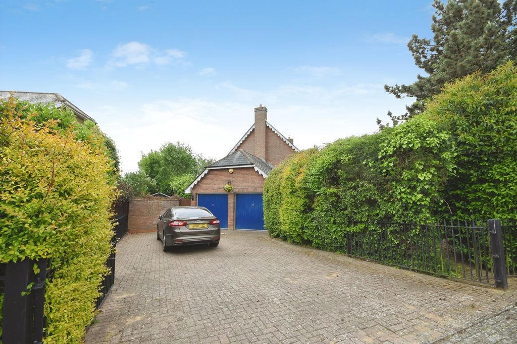 Additional image 4 of 4 bed detached house for saleNotley Green, Braintree, Essex CM77
