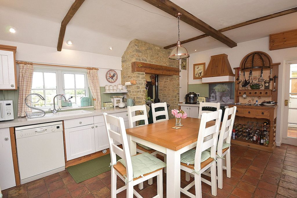 Property photo 2 of 24 Picture No. 21