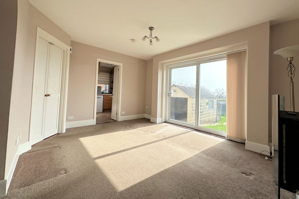 Property photo 2 of 22 Lounge