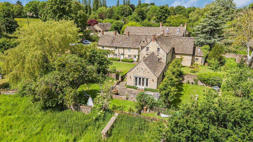 Property photo 1 of 34