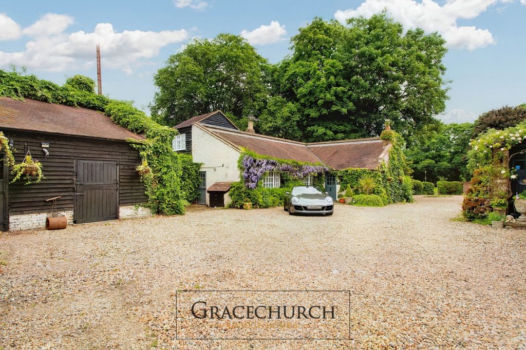 Property photo 1 of 28 Stunning Country Home - North London / Hertfordshire