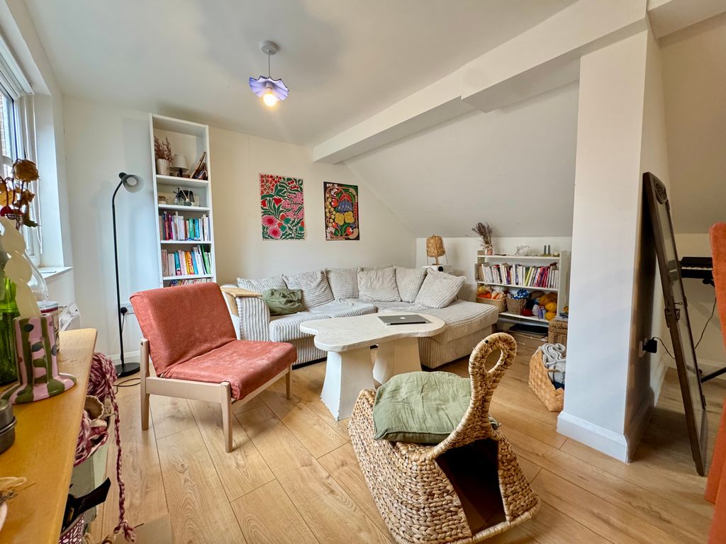Property photo 1 of 11 Image