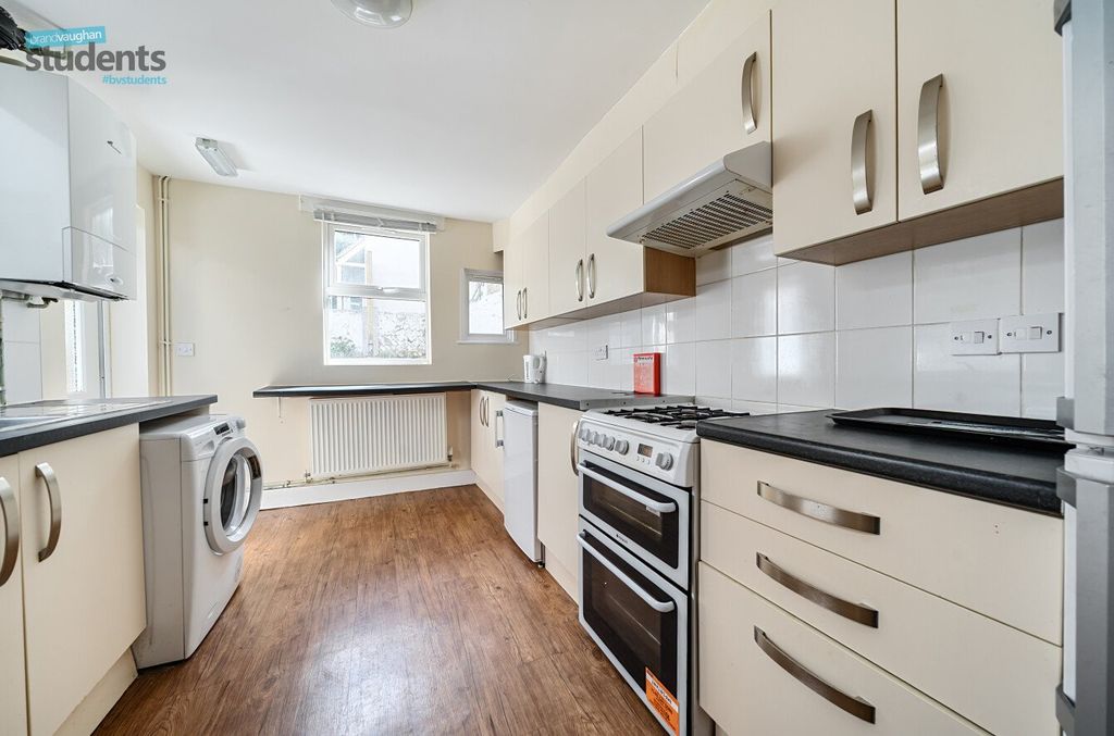 Property photo 3 of 12 Picture No. 29