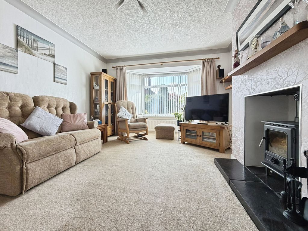 Property photo 3 of 12 Photo 8
