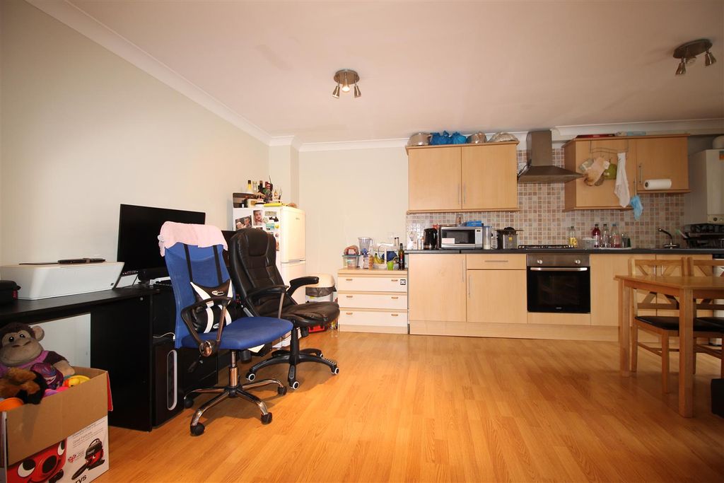 Property photo 3 of 7