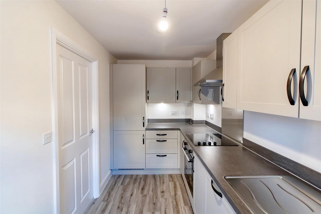 Property photo 2 of 20 Kitchen