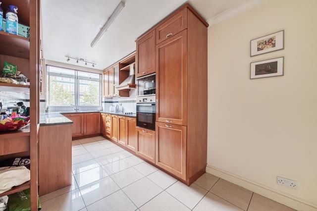Property photo 2 of 12 Kitchen