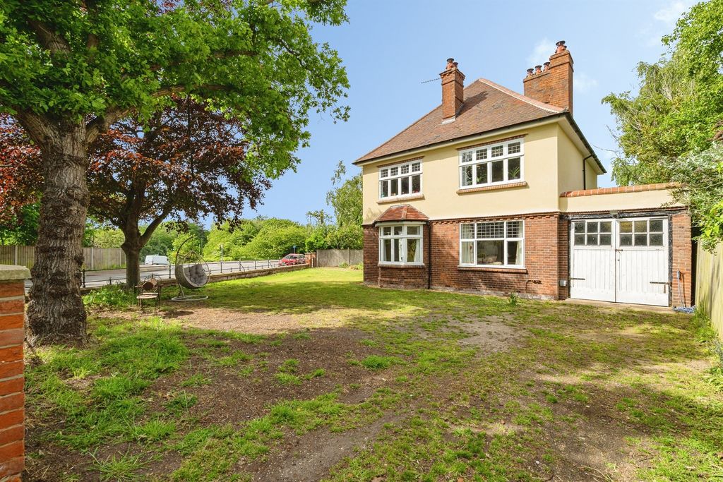 Property photo 1 of 20