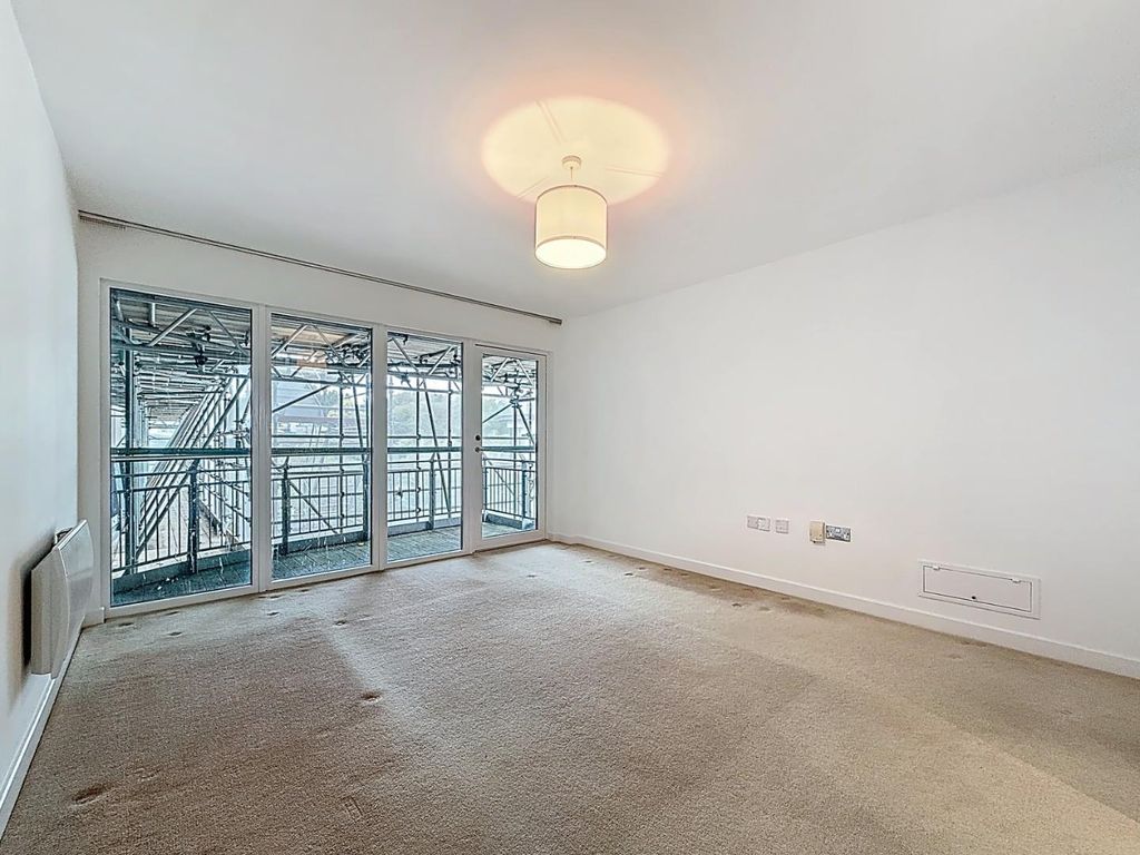 Property photo 1 of 20 Living Room
