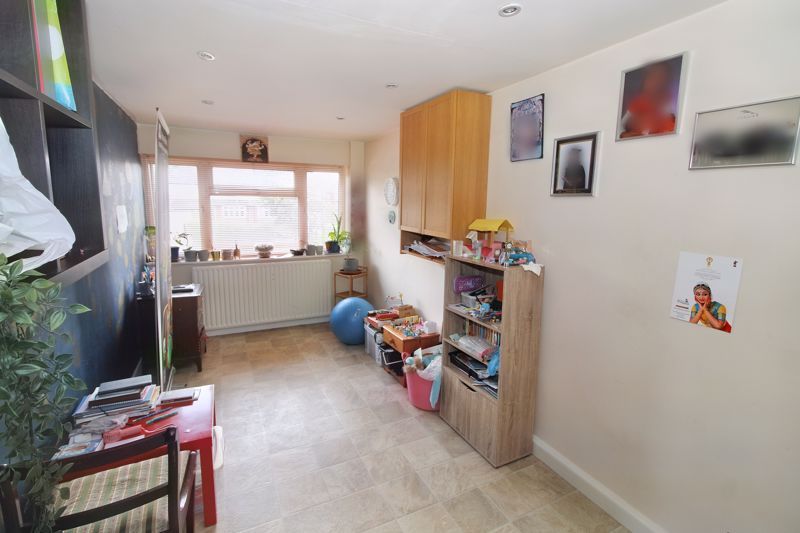 Property photo 3 of 17 Photo 4