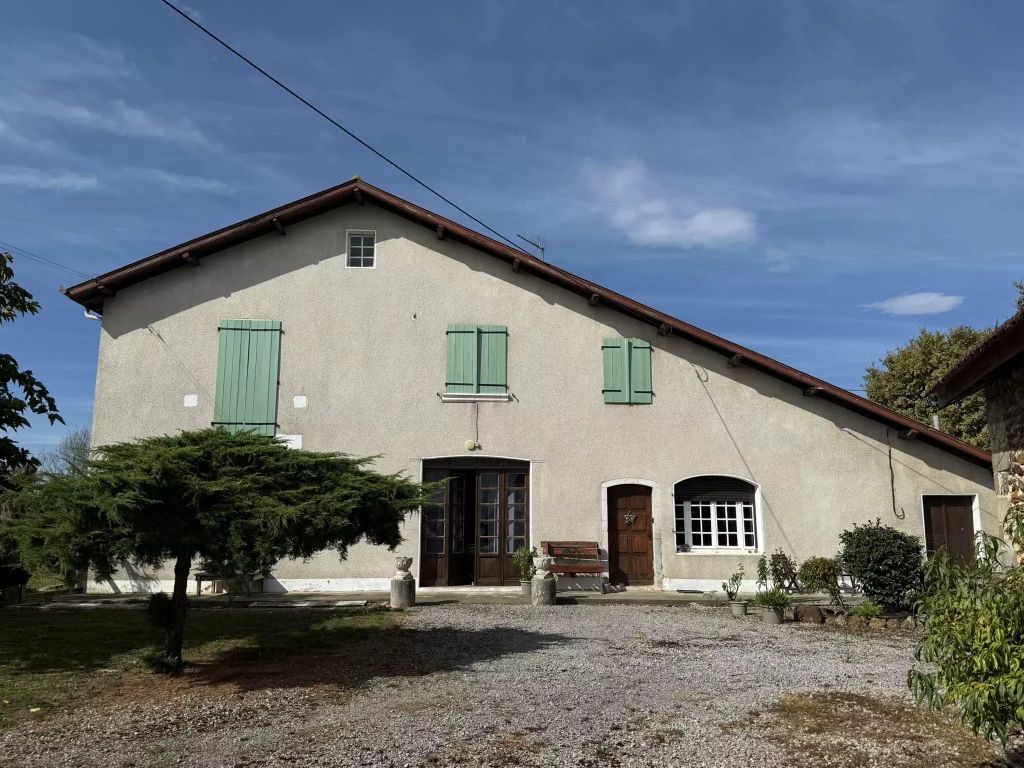 Property photo 1 of 12 Main Exterior View