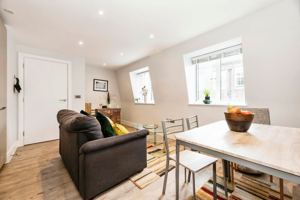 Property photo 2 of 17 Photography